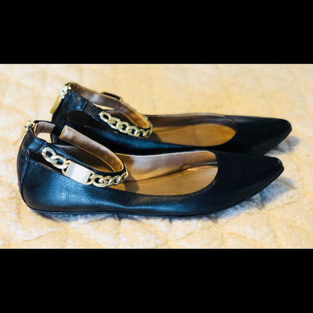 Ankle strap BCBG flats